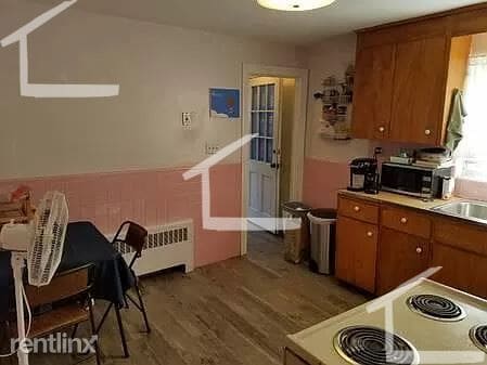 Building Photo - 3 br, 1 bath House - 18 Caltha Rd