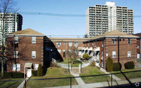 Building Photo - 1275 Inwood Ter