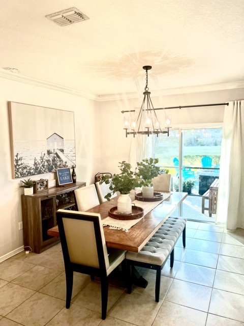 Dining Room facing outdoor screen - 1488 Aspenwood Dr