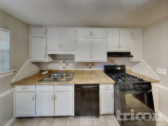 Foto del edificio - 2503 Hewatt Rd