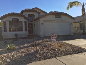 Building Photo - 143 W Smoke Tree Rd