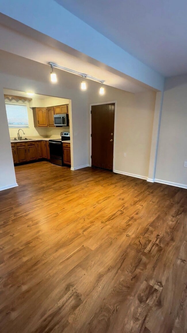 Foto del edificio - 1391 Bluff Ave