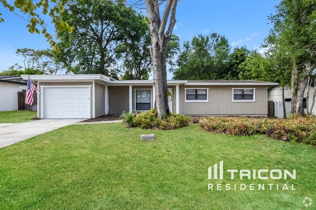 Building Photo - 357 Banyan Dr