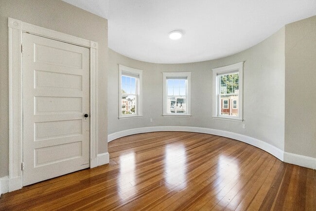 Building Photo - 24 Howes St