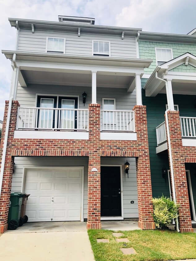 Photo - 232 Broadgait Brae Road (Cary, NC)