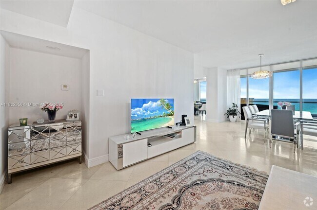 Building Photo - 17875 Collins Ave