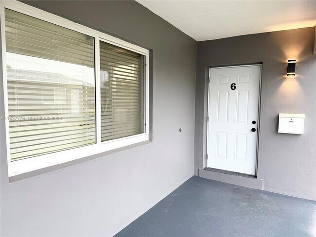 Foto del edificio - 2213 Madison St