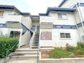 Building Photo - 1025 Southwood Dr