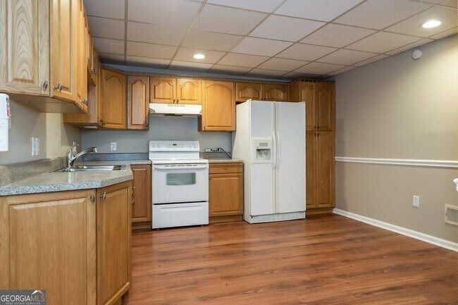 Building Photo - 300 Dailey's Plantation Dr