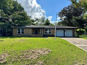 Building Photo - 6 E Southlawn Ave Building Photo - 6 E Southlawn Ave