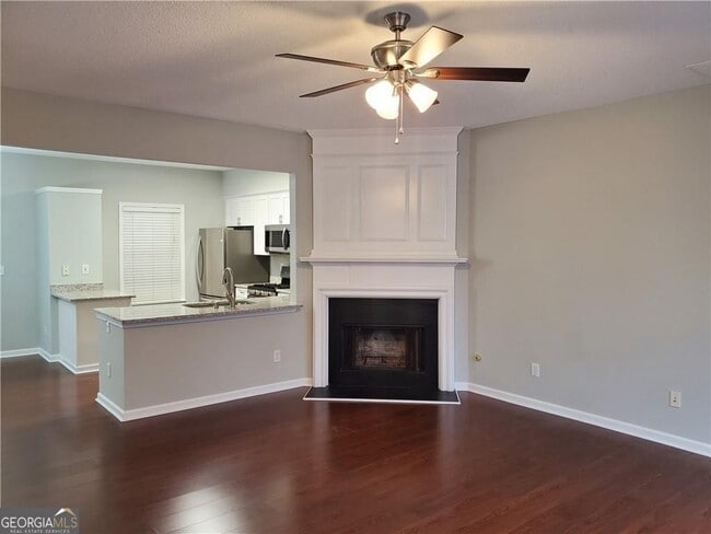 Foto del edificio - 4133 Howell Park Rd