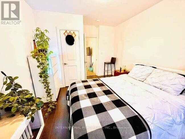 Photo du bâtiment - 1262 Bloor St W