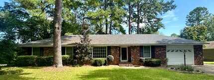 Building Photo - 2370 Clematis Trail