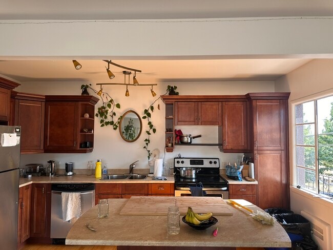 Building Photo - 2105 W 47th Ave