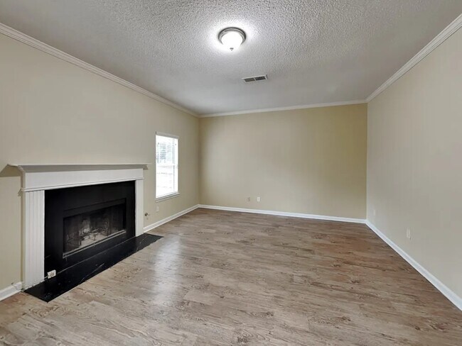 Foto del edificio - 408 Leafmore Rd SW