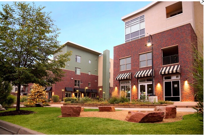 Foto del edificio - 3701 Arapahoe Ave Unit 107