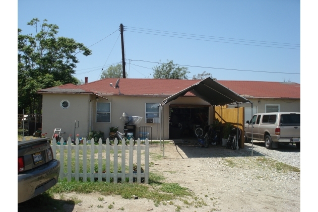 Foto del edificio - 14807 Arrow Blvd