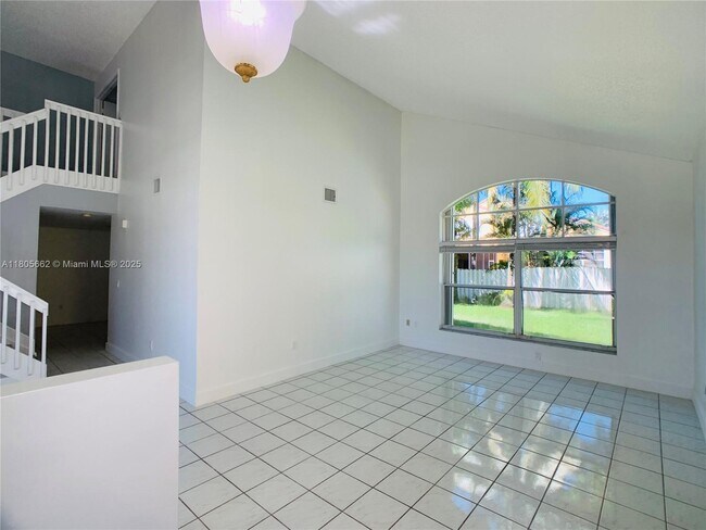 Foto del edificio - 18801 NW 12th St