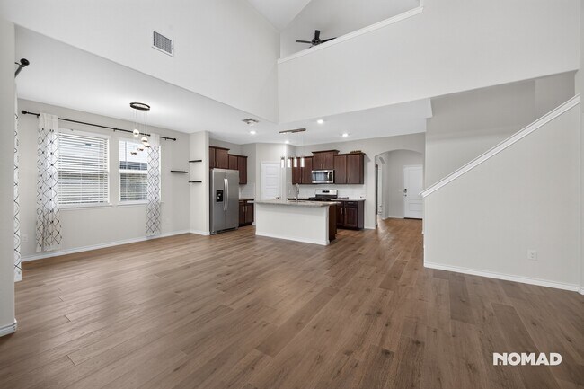 Foto del edificio - 7225 Raynor Pl
