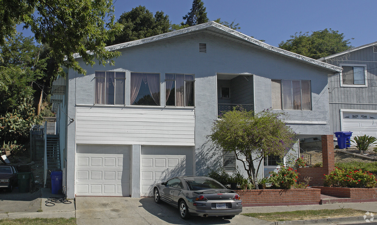 Building Photo - 900 Mariposa Ave