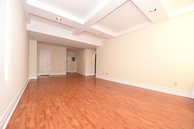 Building Photo - 4502 Ditmars Blvd