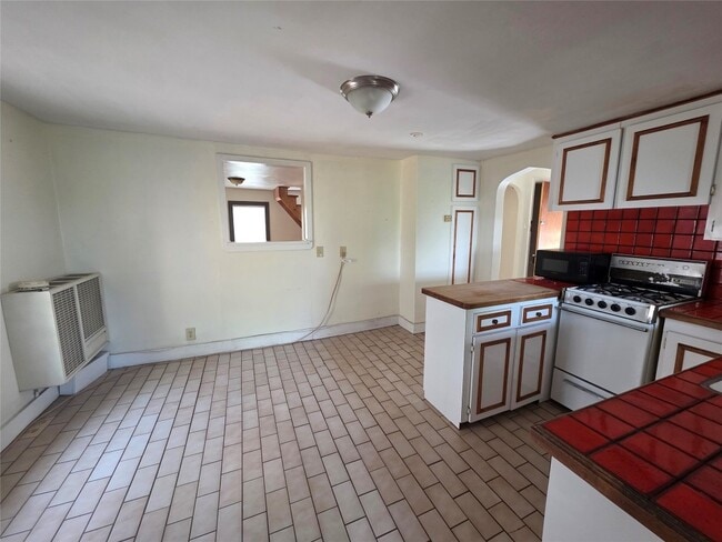 Building Photo - 318 Odell Ave