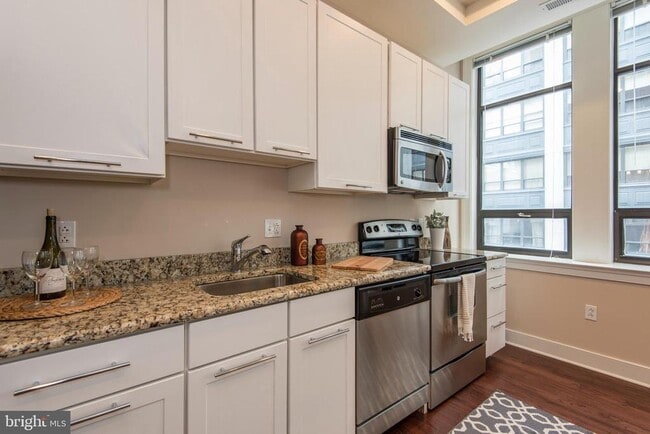 Building Photo - 1501 Locust St