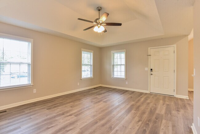 Foto del edificio - 5115 Mountain Breeze Ct