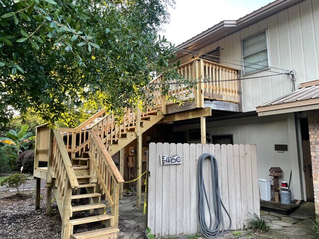 Building Photo - 415 Verb St
