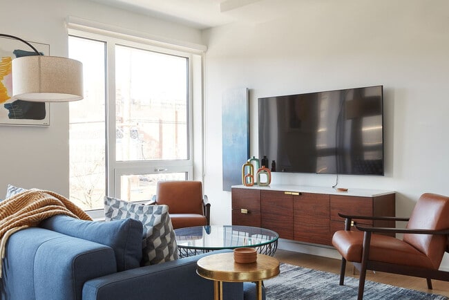 Building Photo - 1b Marshall Dr