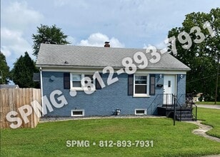 Building Photo - 3010 E Sycamore St