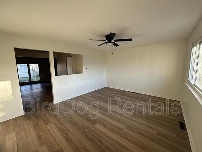 Foto del edificio - 5020 Keelson Dr