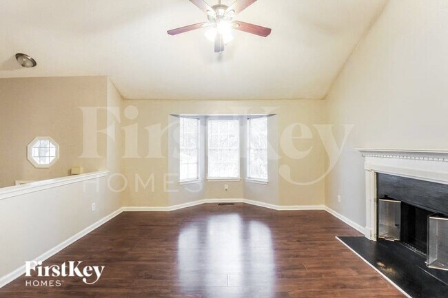 Building Photo - 1237 Regal Heights Dr
