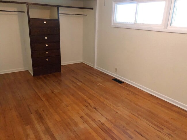 Foto del edificio - Lawn Care Provided!! 4 Bed, 2 Bath, Double...