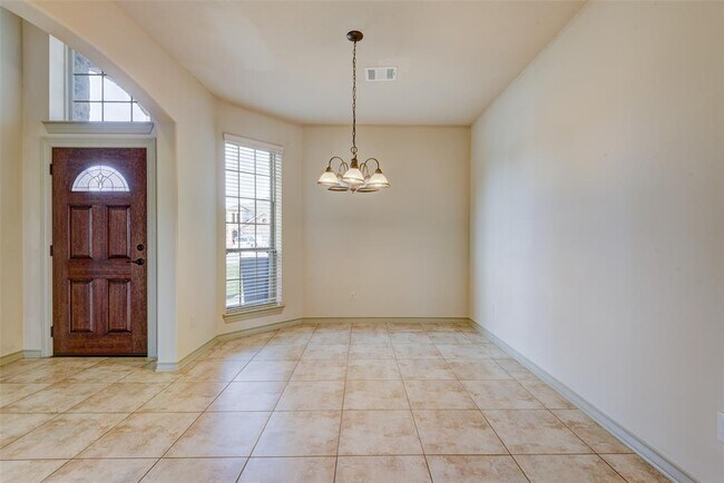 Building Photo - 2407 Aura Ct
