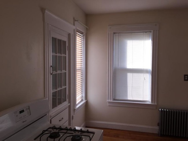 Building Photo - 31 King Philip Rd