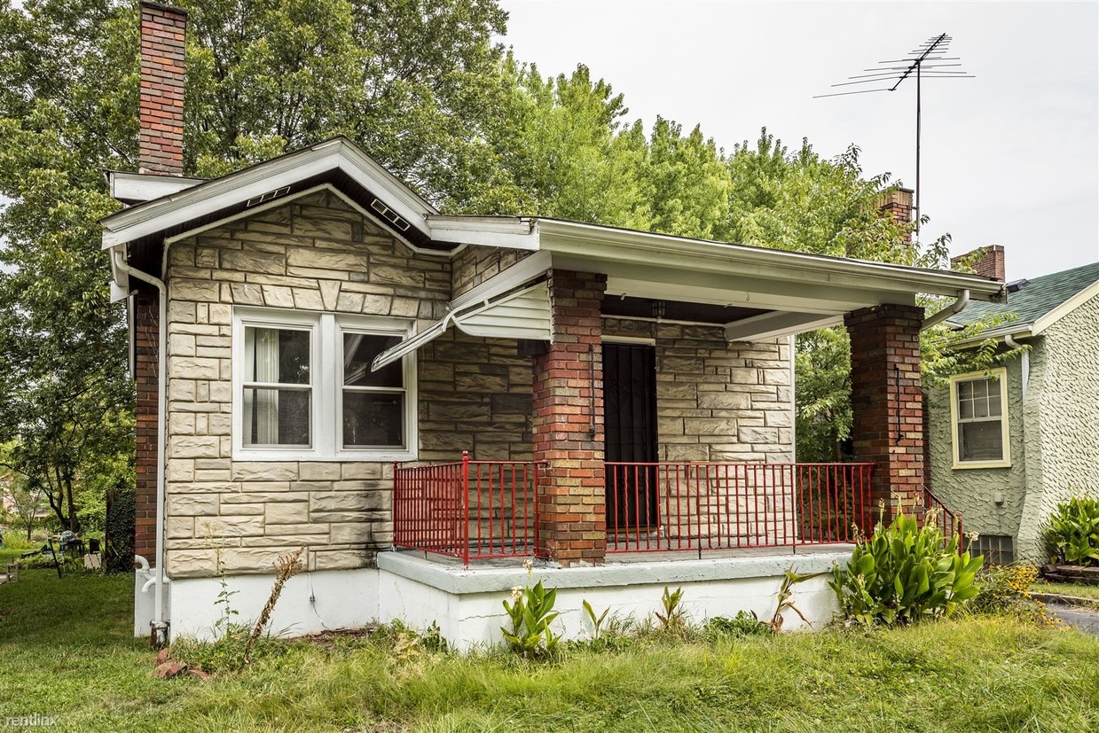 Primary Photo - 1954 Avonlea Ave