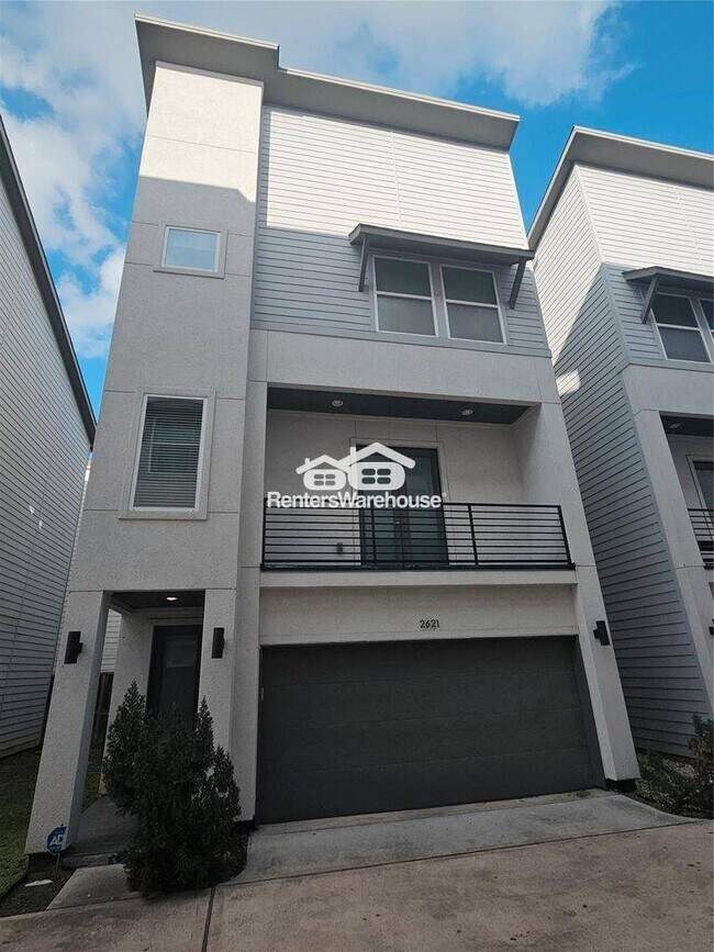 Building Photo - 2621 Hutchins St