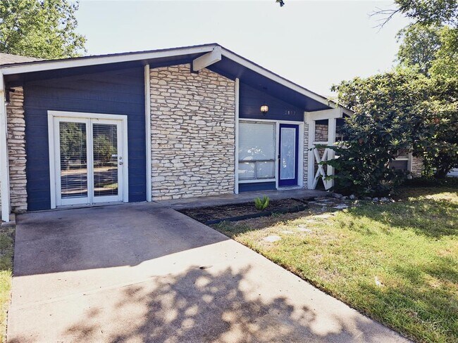 Foto del edificio - 2802 Loyola Ln