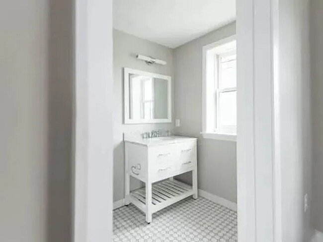 Building Photo - 10 Florida Ave NE