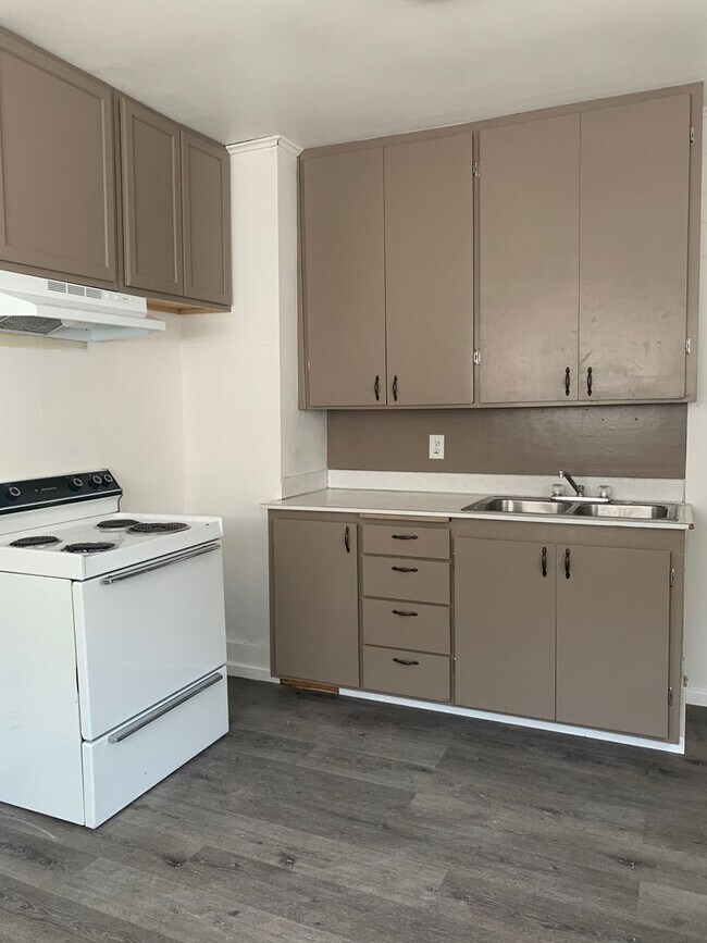 Building Photo - 1 bedroom 1 bath house located in Kellogg,...