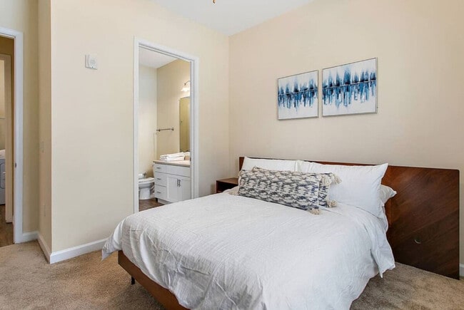 Foto del edificio - 13051 Gran Bay Pkwy