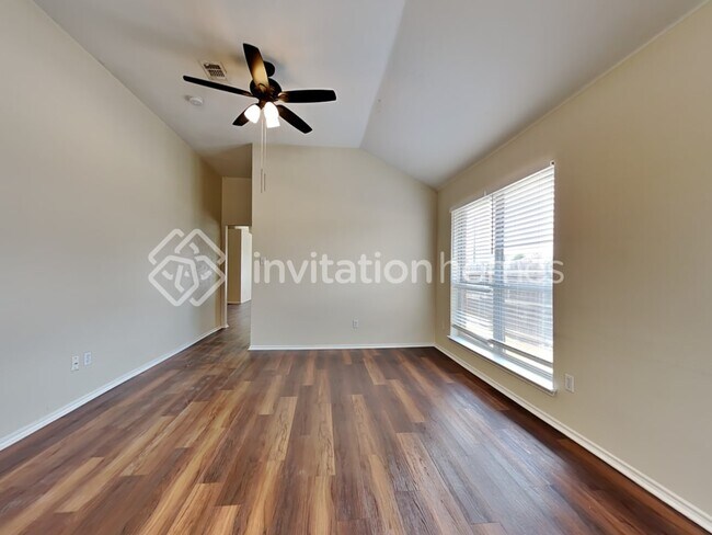 Building Photo - 300 Flushing Quail Dr