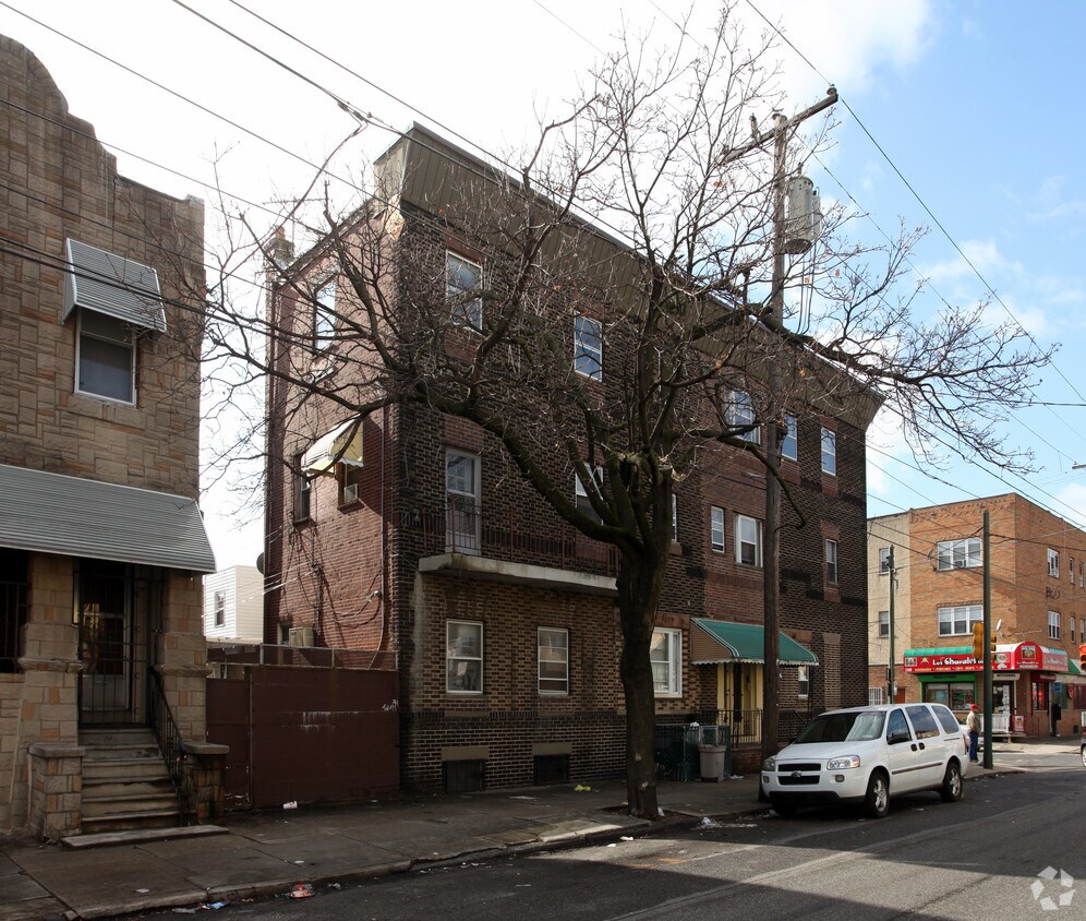 Building Photo - 2101 S 9th St