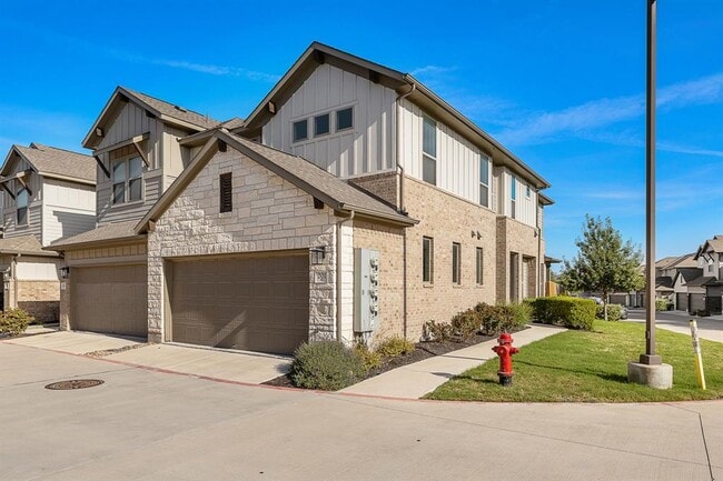 Building Photo - 2500 Forest Creek Dr