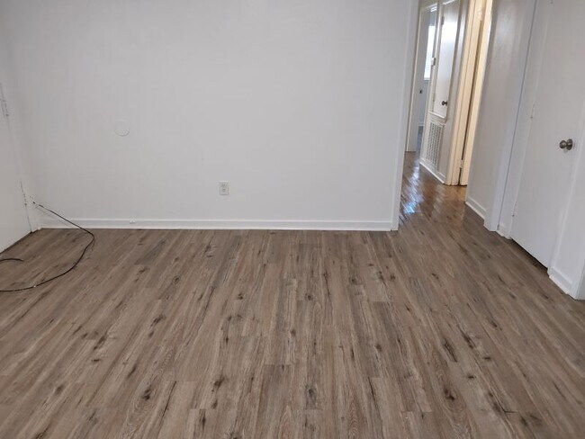 Foto del edificio - 3608 Meadowlark Dr