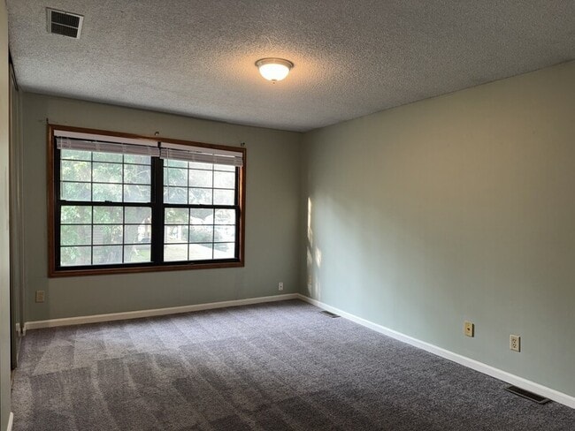 Building Photo - 2901 University Dr