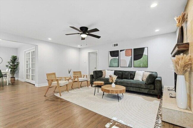 Foto del edificio - 3608 Courtdale Dr