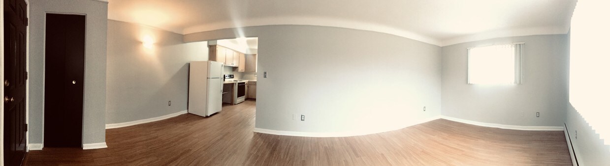 Living Room - 2315 W 14 Mile Rd
