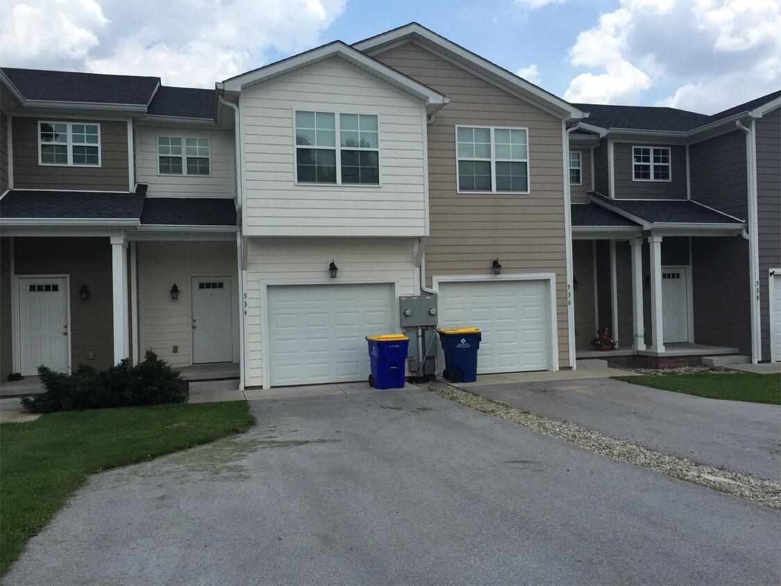 Foto principal - 534 Village Creek Dr